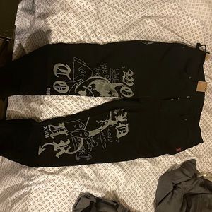 Im selling because they don’t fit, I couldn’t return them.